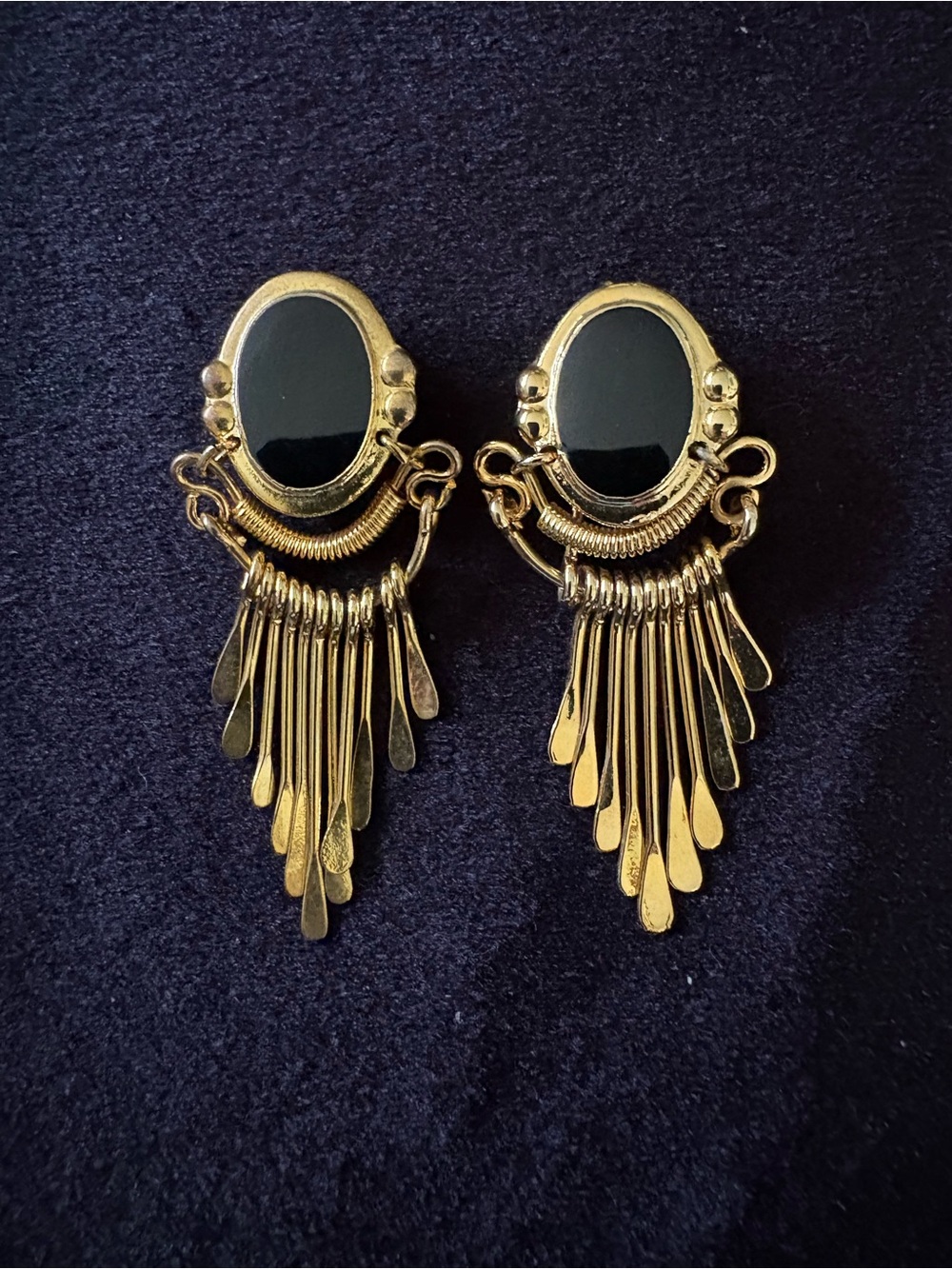 VTG 1980s Etruscan Revival Black Cabochon Gold Fringe Tassel Clip On Earrings